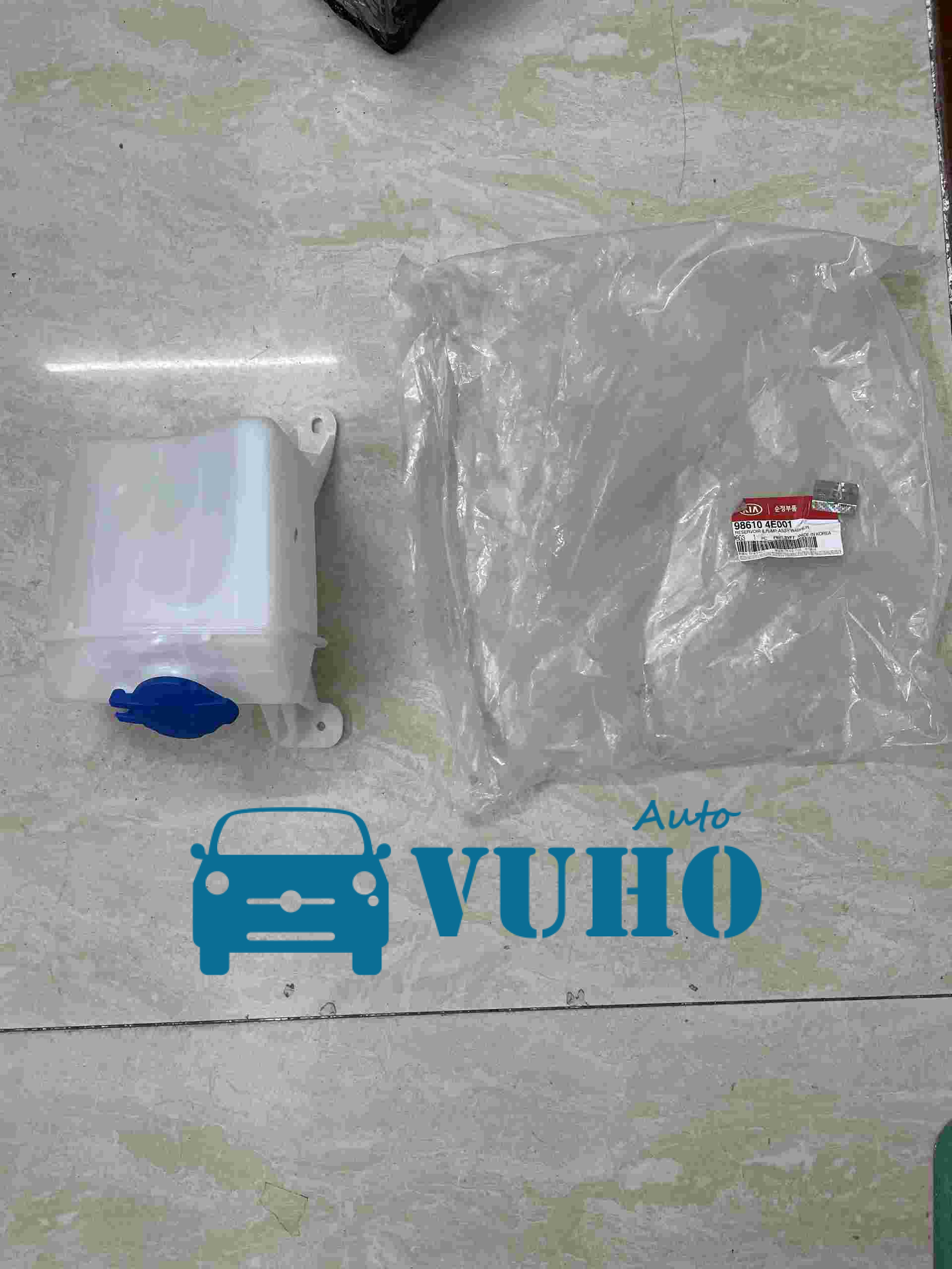 BÌNH NƯỚC RỬA KÍNH KIA K3000, K2700, K2500 1 BÌNH NƯỚC RỬA KÍNH KIA K3000, K2700, K2500