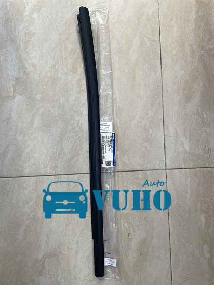 NẸP CHÂN KÍNH TRONG FORD RANGER 2013-2018 1 NẸP CHÂN KÍNH TRONG FORD RANGER 2013-2018
