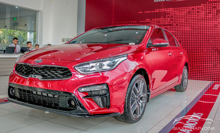 kia-cerato-1 Màu xe đỏ là một trong những màu mang lại vượng khí dồi dào cho người tuổi Bính Dần 1986