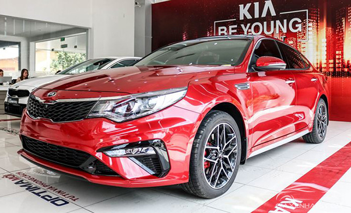 kia-optima-1 Xe ô tô màu đỏ là sự lựa chọn thông minh và sáng suốt của người tuổi Đinh Mão 1987