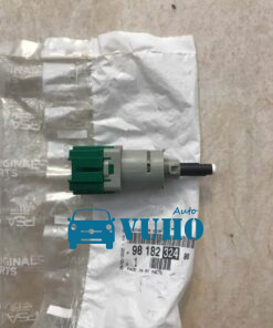 Công tắc chân phanh xe Peugeot 5008 | 9818232480