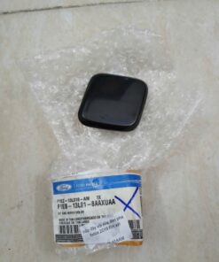 Alternative view of NẮP ĐẬY VÒI RỬA ĐÈN PHA XE FORD FOCUS 2016 | F1EB-13L01-8AAXUAA