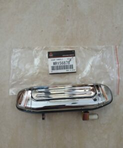 tay mở cửa ngoài xe mitsubishi pajero v32 | mr156878