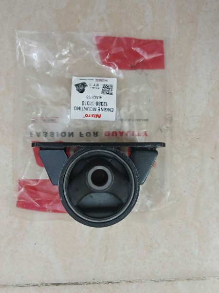 CHÂN MÁY HỘP SỐ XE TOYOTA HIACE 2010 | 1230367031 13 chân máy hộp số xe toyota hiace 2010 | 1230367031