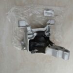 chân máy dầu mazda 3 2015-2020 | bhs239060