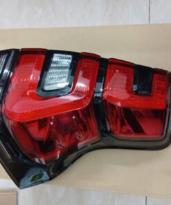 đèn hậu phụ xe toyota land cruiser | 8155160c30