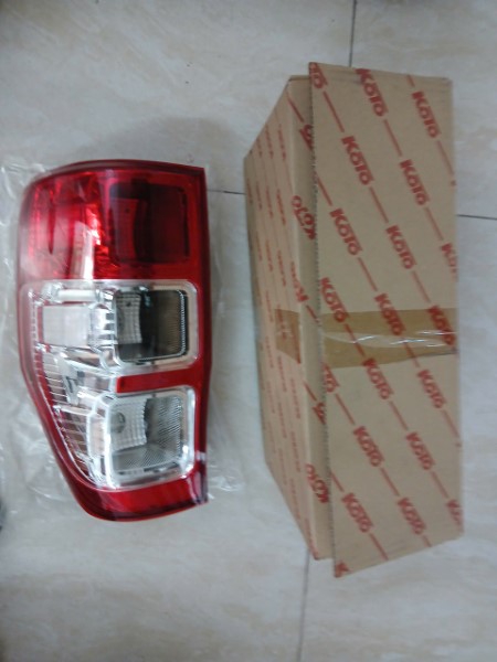 ĐÈN HẬU XE FORD RANGER XLT 2015 | JB3Z13405G 10 ĐÈN HẬU XE FORD RANGER XLT 2015 | JB3Z13405G