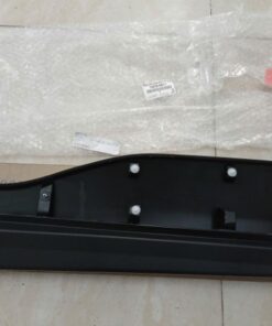 ỐP CÁNH CỬA SAU PHỤ XE TOYOTA COROLLA CROSS 2021 | 750770A011 6 ỐP CÁNH CỬA SAU PHỤ XE TOYOTA COROLLA CROSS 2021 | 750770A011 - Image 2