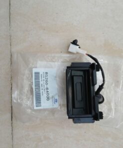 Alternative view of NÚT MỞ NẮP CỐP SAU XE HYUNDAI I10 2015 | 81260B4000