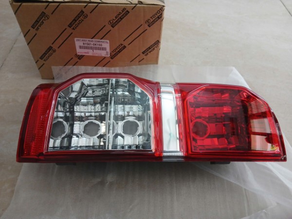 ĐÈN HẬU XE TOYOTA HILUX 2010 | 81561-0K150 10 ĐÈN HẬU XE TOYOTA HILUX 2010 | 81561-0K150